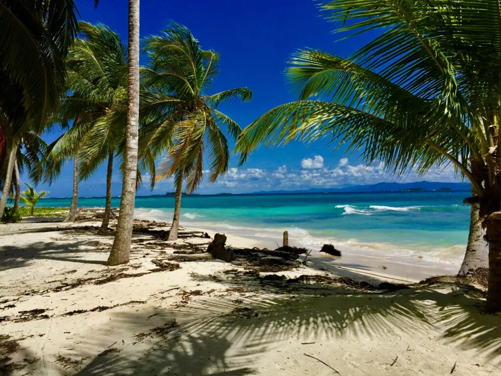 Descubre las maravillas del Golfo de Chiriquí: playas, islas y biodiversidad única